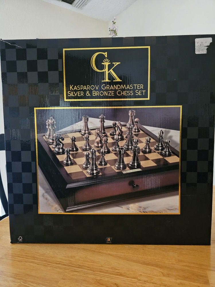 New Kasparov Grandmaster Chess Set Silver and Bronze Collectors Luxury Edition