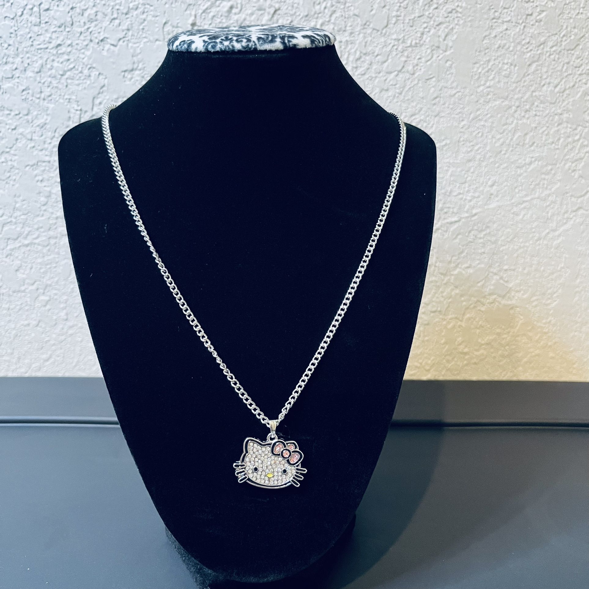 Hello Kitty Charm With Chain