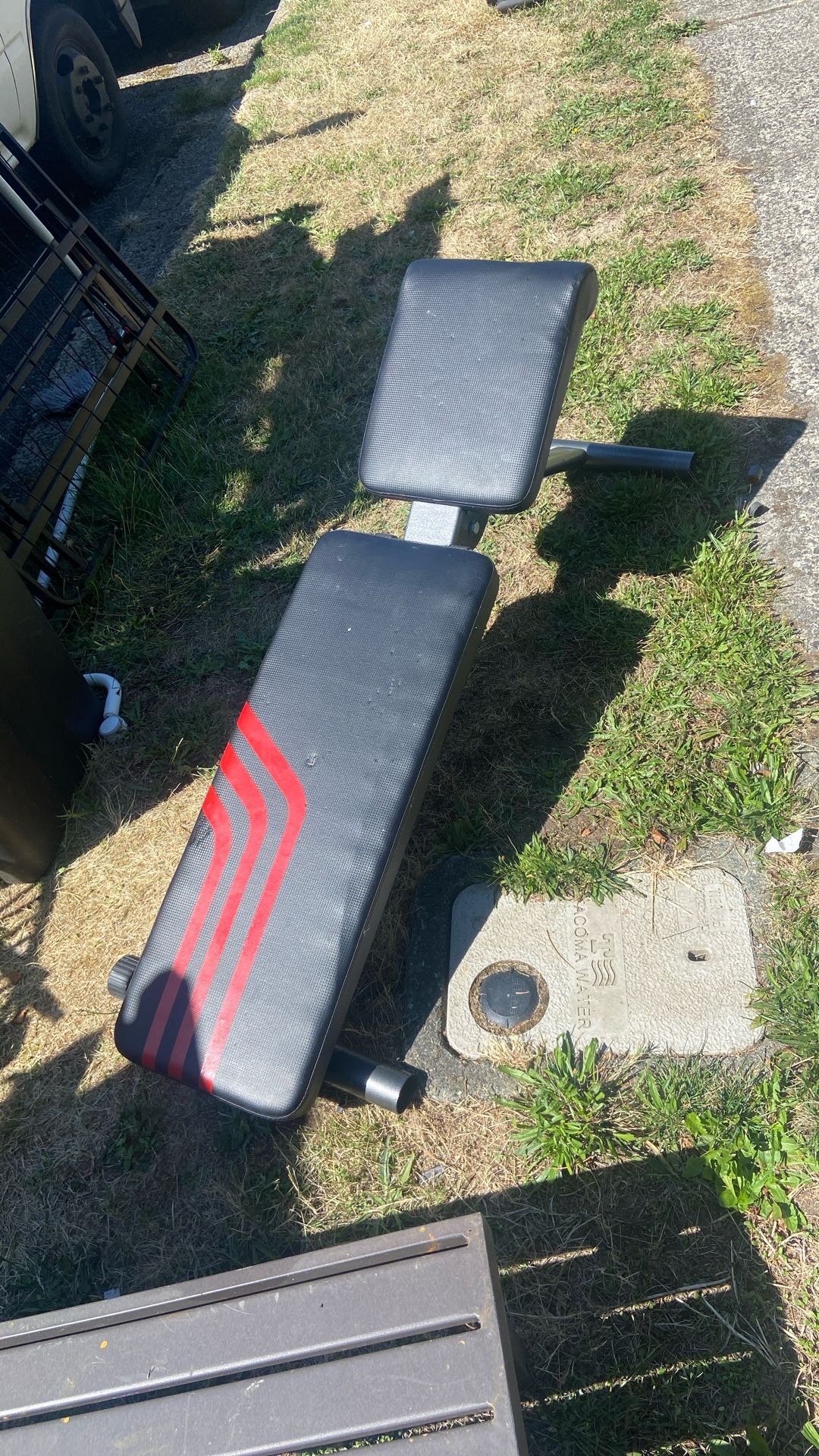 Work Out Bench Price 10$. Pick Up. E. 72. and Grand View. E. Tacoma