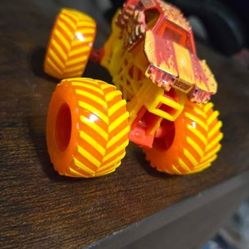 Monster Jam Fire & Ice Max-D die-cast monster truck.