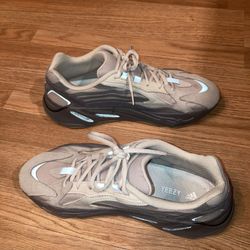 Yeezy boost 700 tephra 