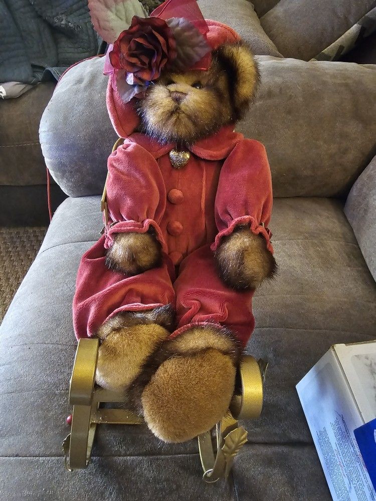 Bear In A Sleigh 
