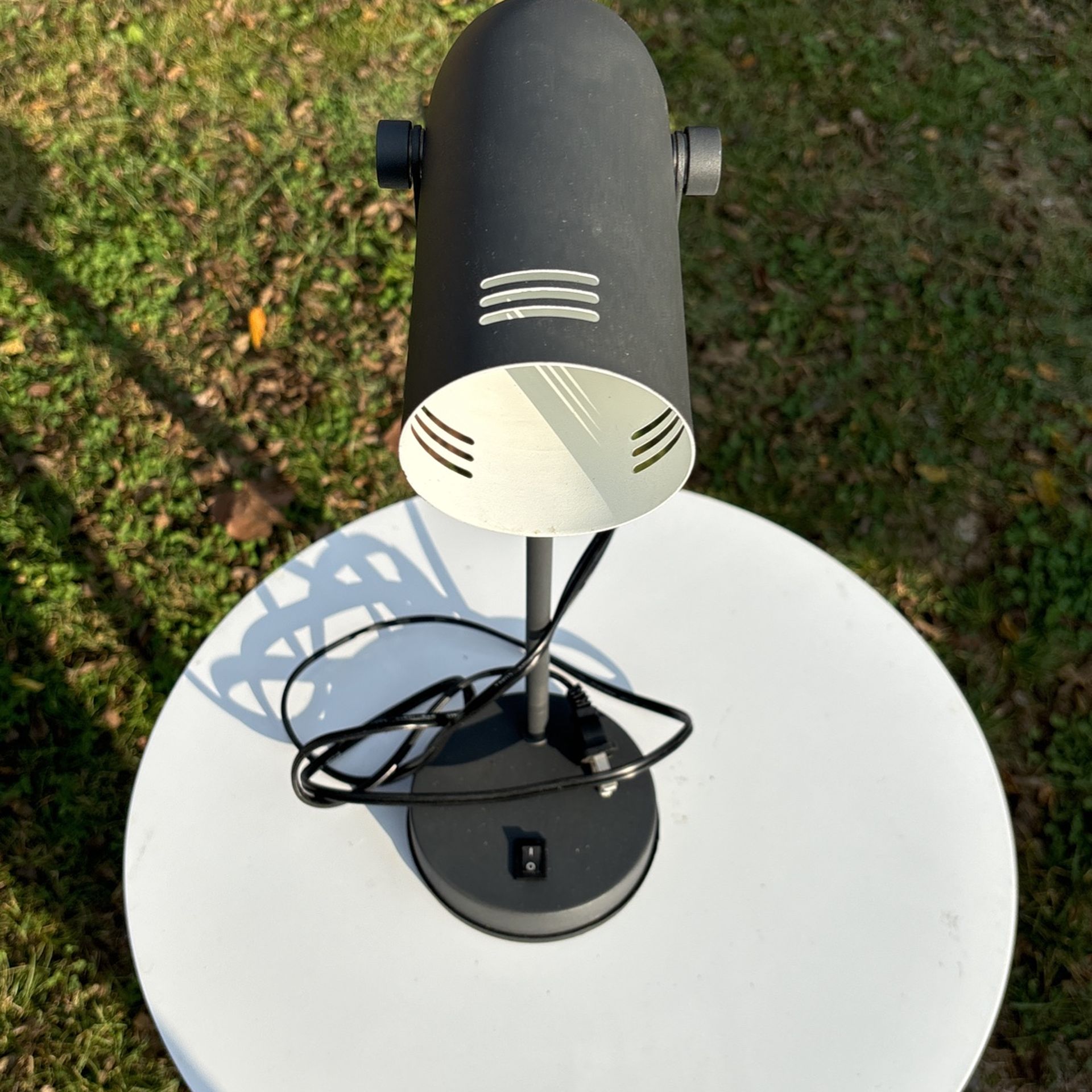 Desk lamp