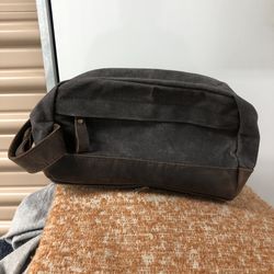 Benjamin Roe Dopp kit