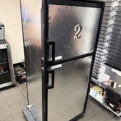 Dometic DM2672RB1 Americana II Absorption Refrigerator, 6 Cu.Ft, Right Hinge 2 Way