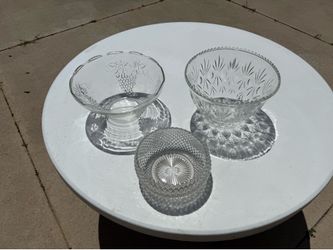 3 Glass Bowls