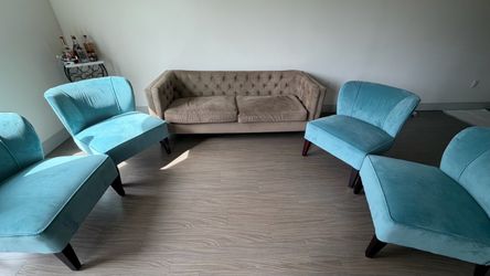 Tufted Sofa and Accent Chairs Set