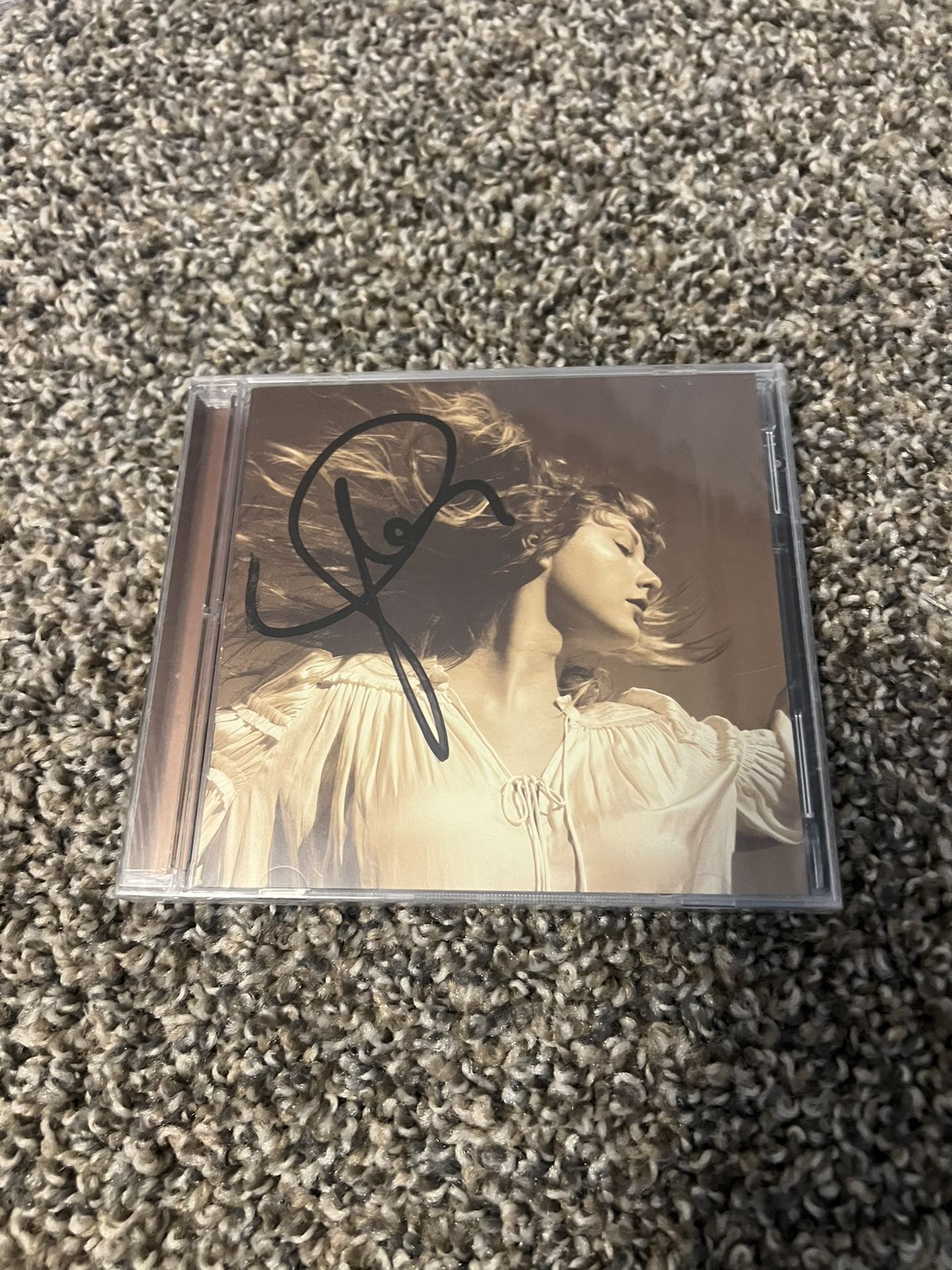SIGNED Taylor Swift CD