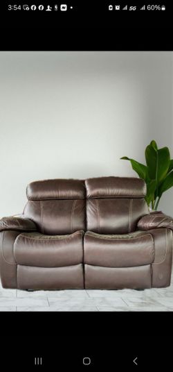 Royal Classics Love Seat Lay Back Recliners!!