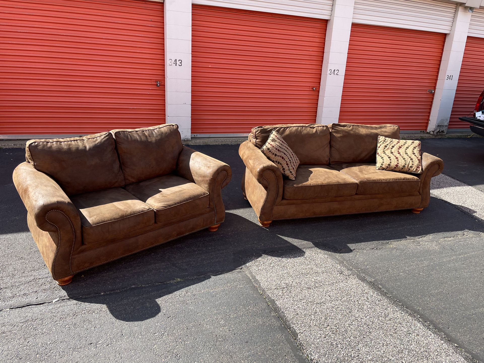 Broyhill Sofa Loveseat Couch Set
