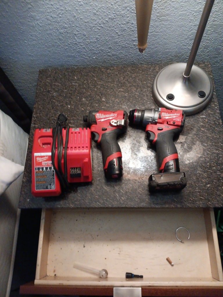 Milwaukee Drill And Impact Set With Charguer