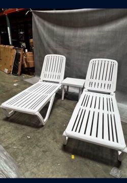 $150 New 3 Pieces White Plastic Outdoor Patio Pool Chase Lounge. Adjustable Recliner.