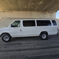 2002 Ford E-350