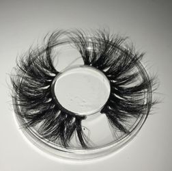 Monalicious Lashes