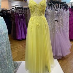 yellow elegant prom or formal dress for any occasion 