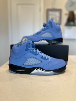 DS 2023 UNC Jordan 5 Retro Men’s 10.5