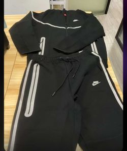 Nike tech full outfit