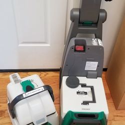 Brand NEW BISSEL BIG GREEN MODEL SHAMPOO CARPET CLEANING SOLUTION SYSTEM  , WORKS EXCELLENT  , IN THE BOX  , 