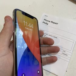 Apple iPhone X 64GB Unlocked Silver $350