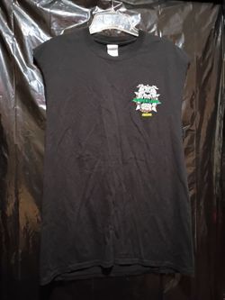A black sleeveless t shirt featuring a bulldog graphic higher level and Fresno. Size Large.