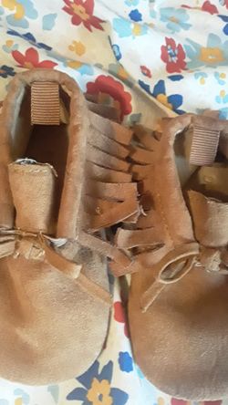 baby girl moccassins
