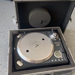 Numark TTX  Turntable