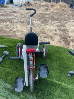 Adaptive therapeutic tricycle
