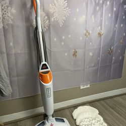 Model No 1940 PowerFresh® Scrubbing & Sanitizing Steam Mop