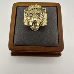 Stunning 14K Lion Head Gold Ring with Natural Diamonds – Size 6