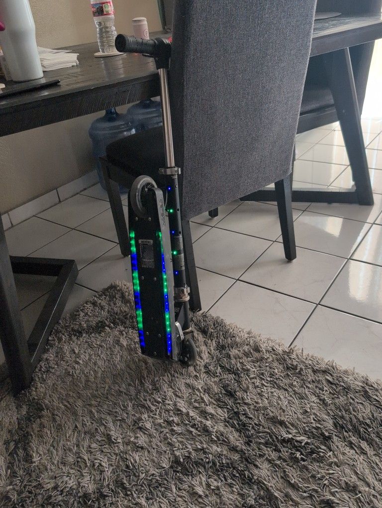 Scooters Light Up Scooters Good Condition