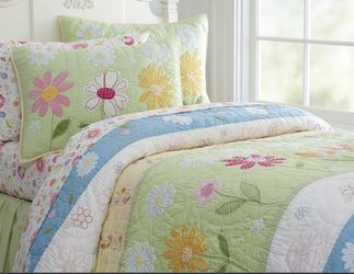 Twin Pottery Barn Kids Quilt and Sham