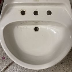 Gerber creme/white 19" oval bathroom/ vanity sink