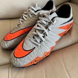 Nike Hypervenom Soccer Cleats – Men’s Size 13 – Like New