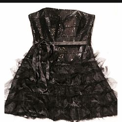 Women's David's Bridal dress (Size M)