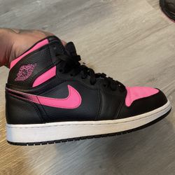JORDAN 1 RETRO HIGH GS 'BLACK HYPER PINK' Size 5.5