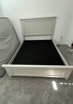 •• Camas Disponibles •• Bedroom Set in Stock ••