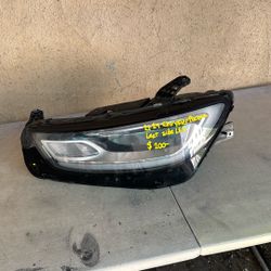 Headlight Chrysler Pacifica 