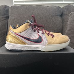 Kobe 4 Protro Gold Medal