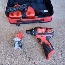 IMPACT DRILL MILWAUKEE 