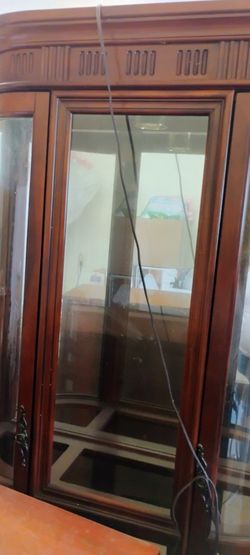 Antique Mirrored Curio Cabinet With Light
