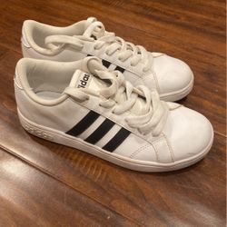 Kids Adidas Classic Shoe Size 2.5