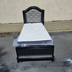 Black Twins Size  Sofia Vergara Patit Parir Bed Frame With Brand New Twins Size Plush Memory Foam Mattress And Box Spring In Plastic 