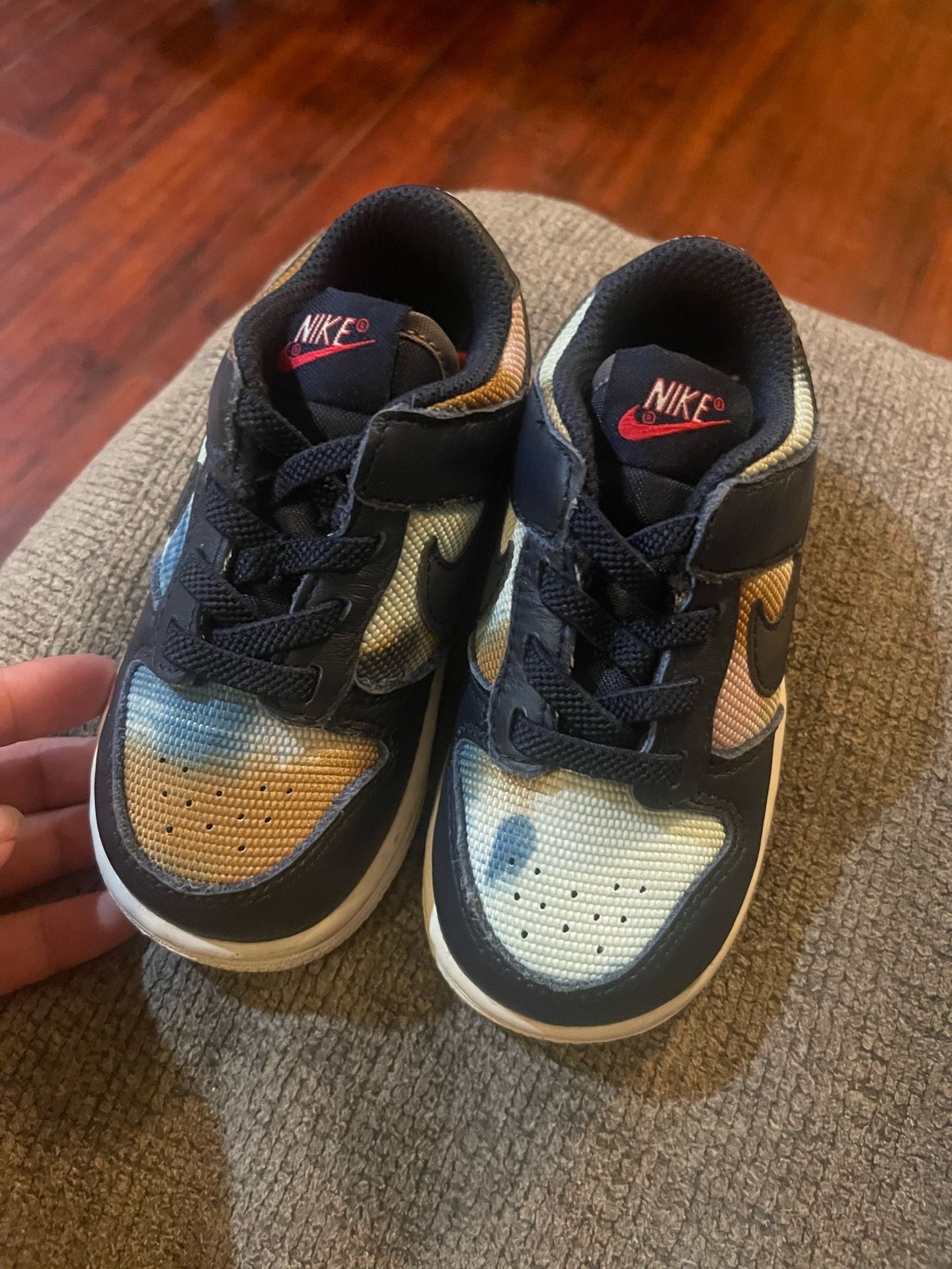 Nike toddler shoes 7c