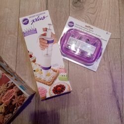 Cake And Cookie Decorating Kits