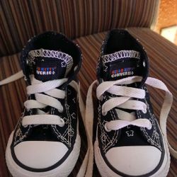 🎀 RARE Hello Kitty Converse High Tops - Infant US Size 4 🎀