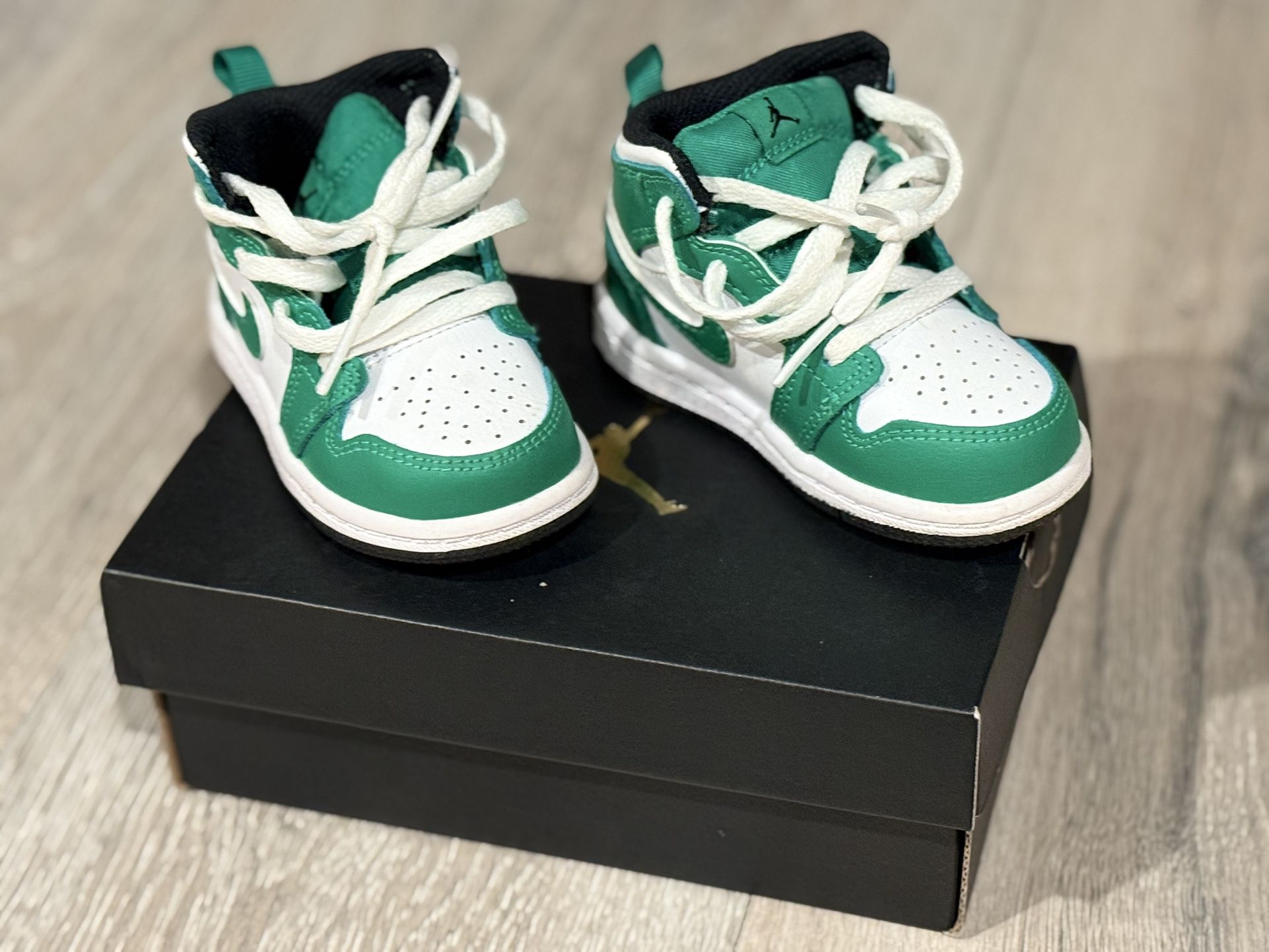 Jordan 1 Mid TD, 5c