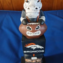 Denver Broncos  Statue Wood