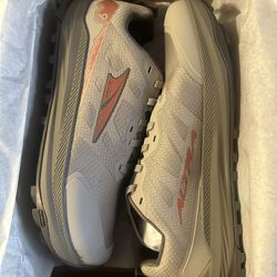 Altra Lone Peak 9 Men's Walking Hiking Sneaker Size 9.5