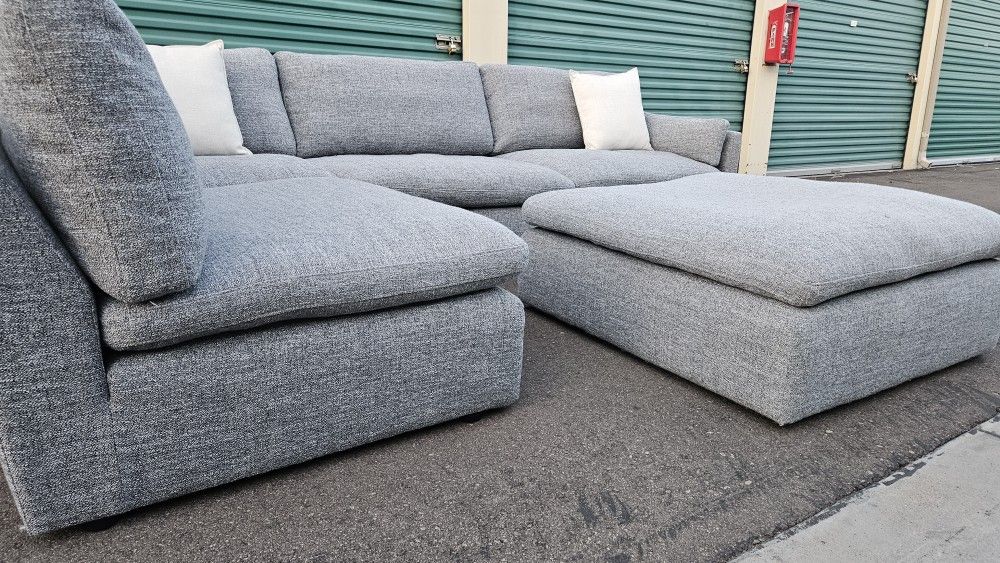 FREE DELIVERY!!! Living Spaces “Alana” Modular 5pc  Couch (2.2k Retail + tax… 60% OFF!!!)