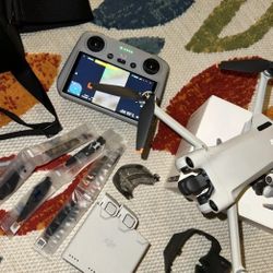 DJI Mini 3 Pro Fly More Vlogger Combo (DJI RC ) Drone 4k With 3 Batteries Bag